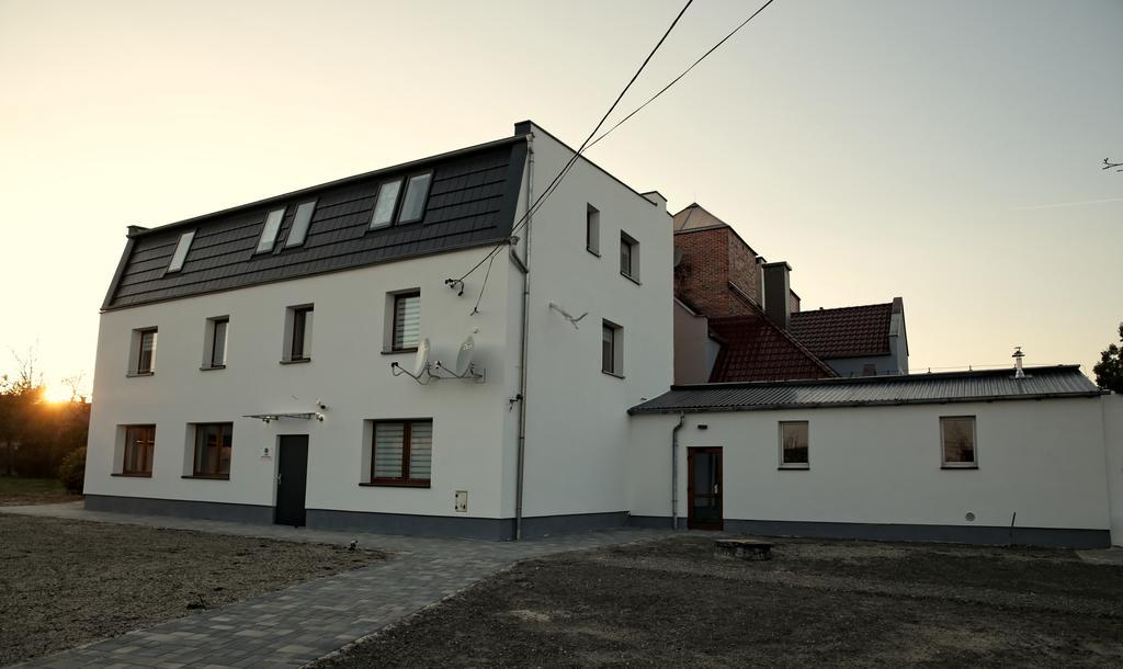 Happy Day Apartments Ополе Экстерьер фото